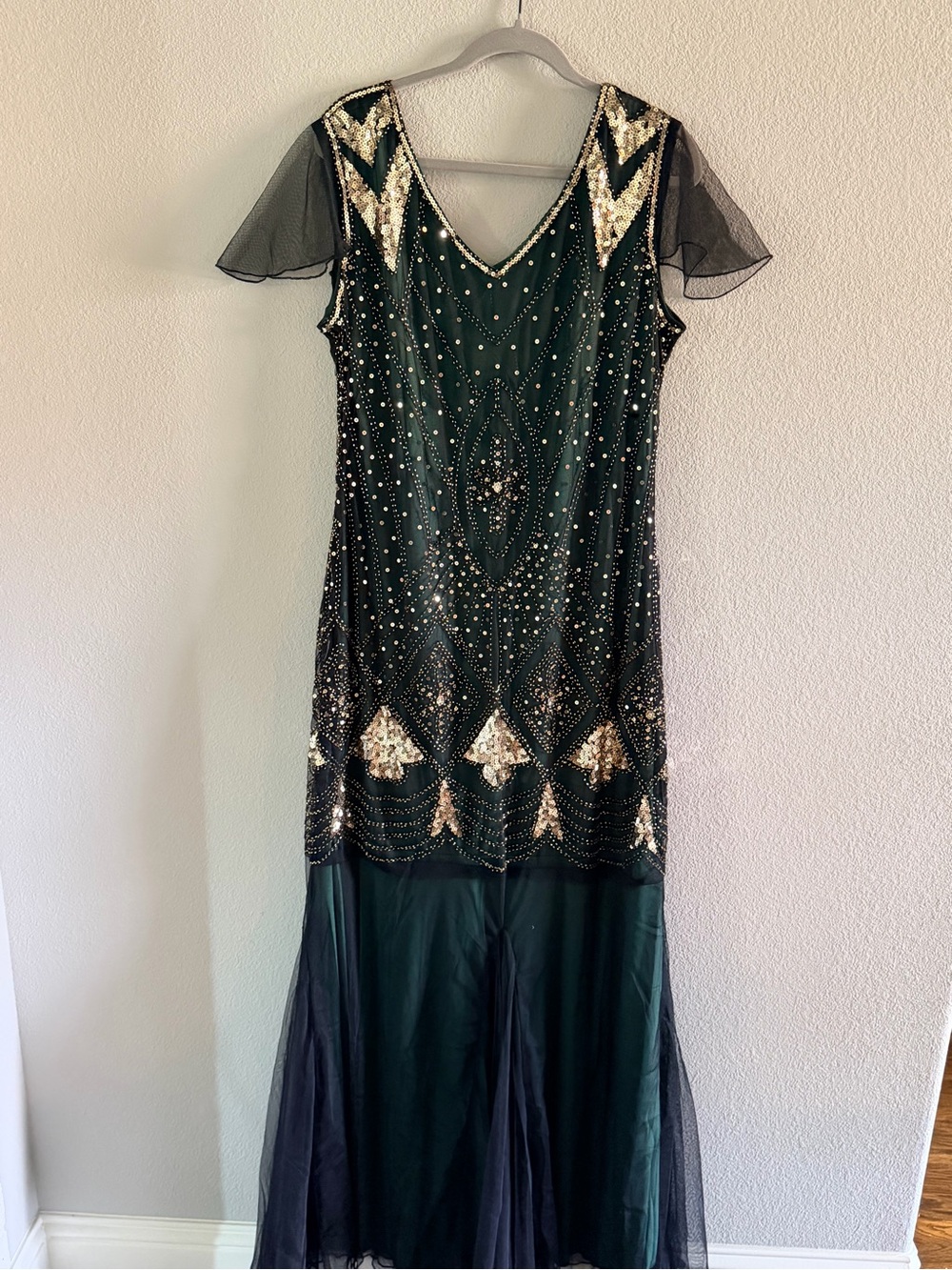 Vintage-Inspired Dark Green Beaded Evening Dress